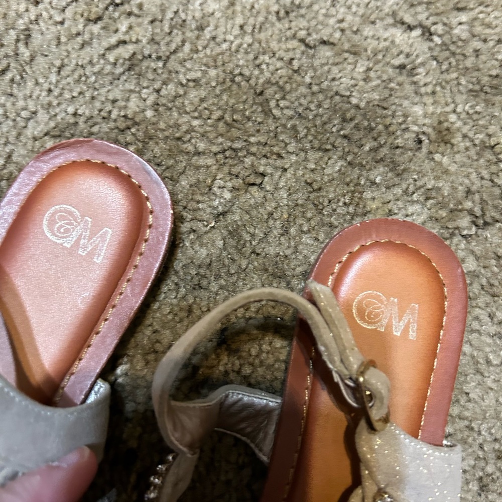 Sandals - Picture 2 of 4